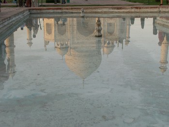 Riflessi del Taj Mahal